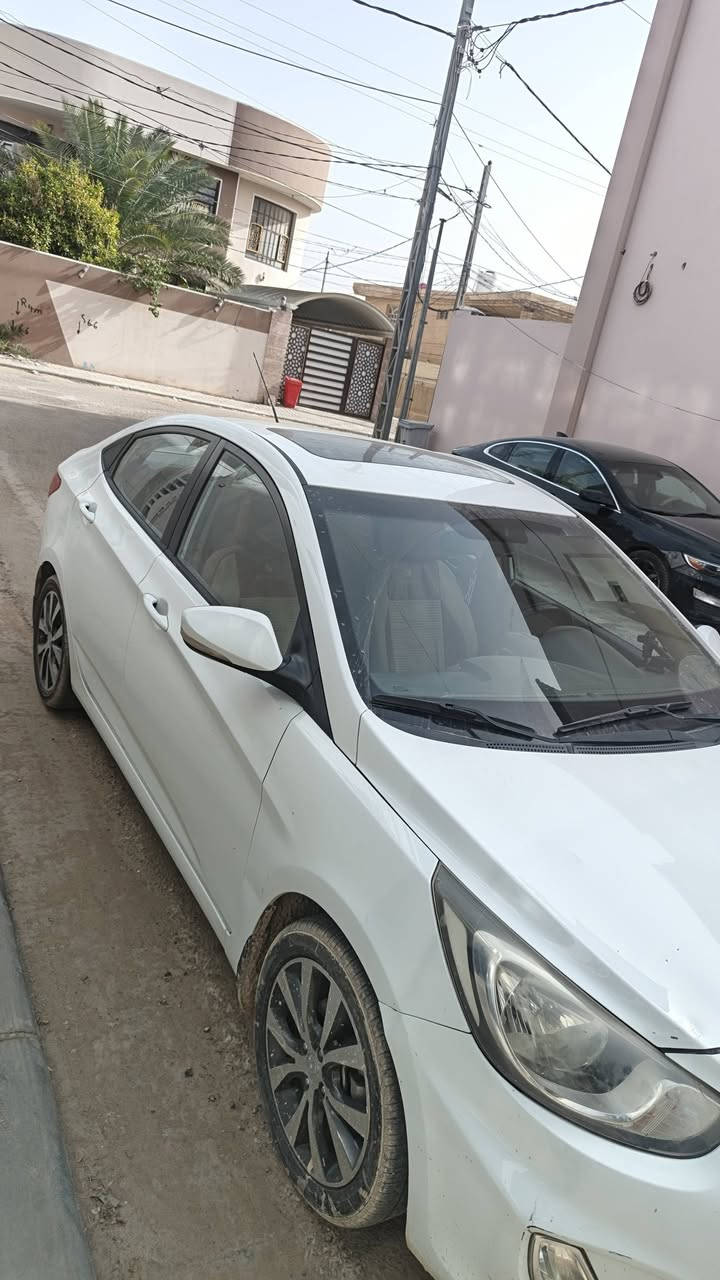 اكسنت مديل 2015  سيارة كفالة فقط ملاحضات بسيطة جداً ماشية 118 ألف  رقم نجف  السعر 118 ////   ***********
