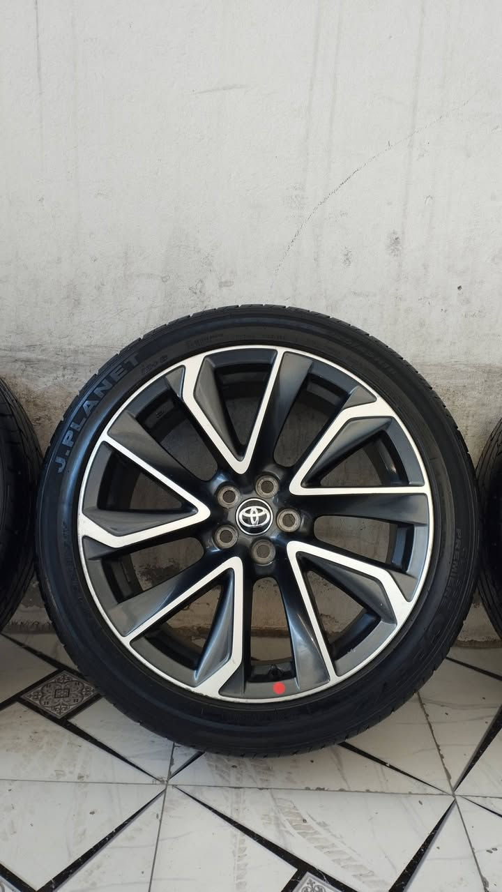 اسلام عليكم اخوان واصل وجب جديد سعر مناسب 350 الف طخم ويل تايرات كورلا موديل 2022 SE حجم 18 شريكة أصلي كندي لا عواج لا كسر لا لحيم لا صباغ طخم تايرات 225/45/18سعر طخم 350 الف عنوان كركوك قادسي أو لا يم نادي سولاف رقم موبايل اسيا بي واتساب *********** ***********
