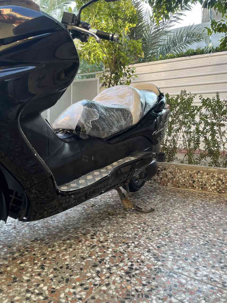 سلام  عليكم فورزه 0 8 دراجه جديده اوراق كامله شلعه معدل تخبل الكفراتت جدد دبلات جدد شغاله نكره معدل 130 استان حساس جك جنطه منضومه زنون اصلي سعر ٧٥٠وبيها مجال بسيط مكاني بغداد افاق عربيه شراي يتصل ***********
