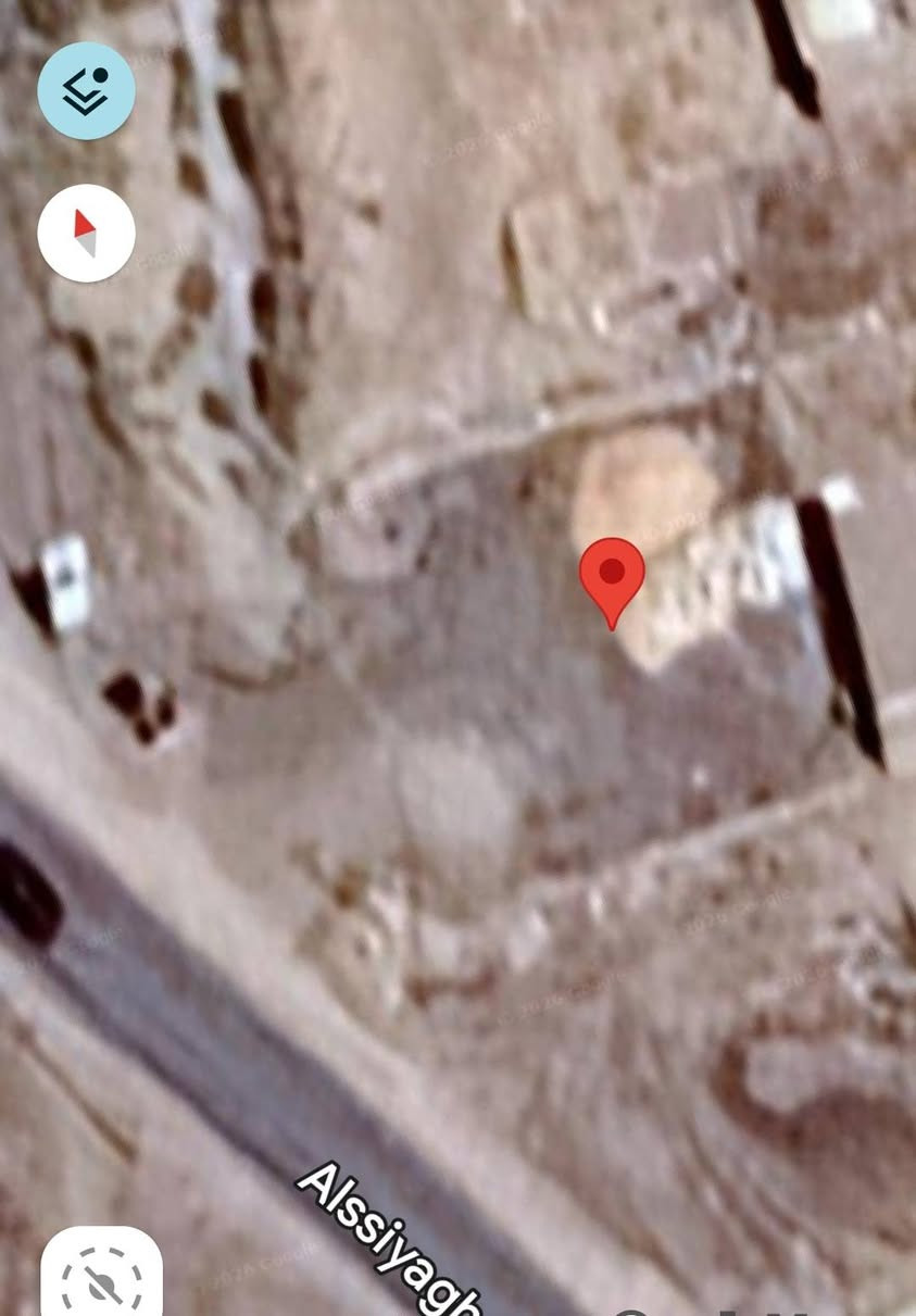 للبيع ارض زراعية مساحة ٤٠٠ متر علئ شارع عام الجربوعية قرب مثلث السيطرة مبينة في الخارطة  طابو ٢٥ مبني اساس حجر مع دفن تراب ارتفاع متر و نص ترهم محلات او حسينية او اي مشروع تجاري السعر والاستفسار التواصل علئ رقم ***********
