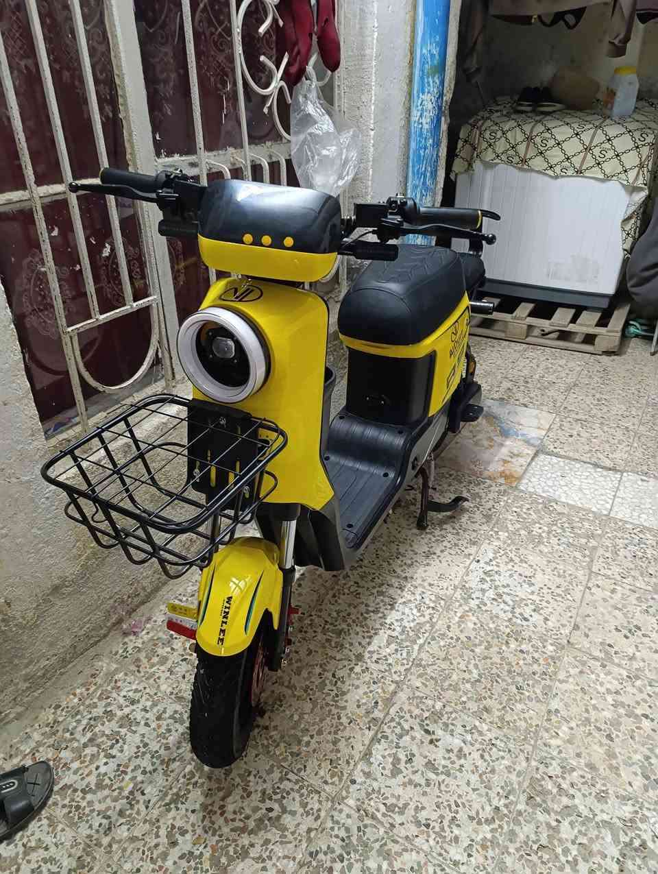 ار 9 موديل 26 للبيع جديده صار 10 ايام طالعه من الوكيل مكاني بصره سعر خاص ***********
