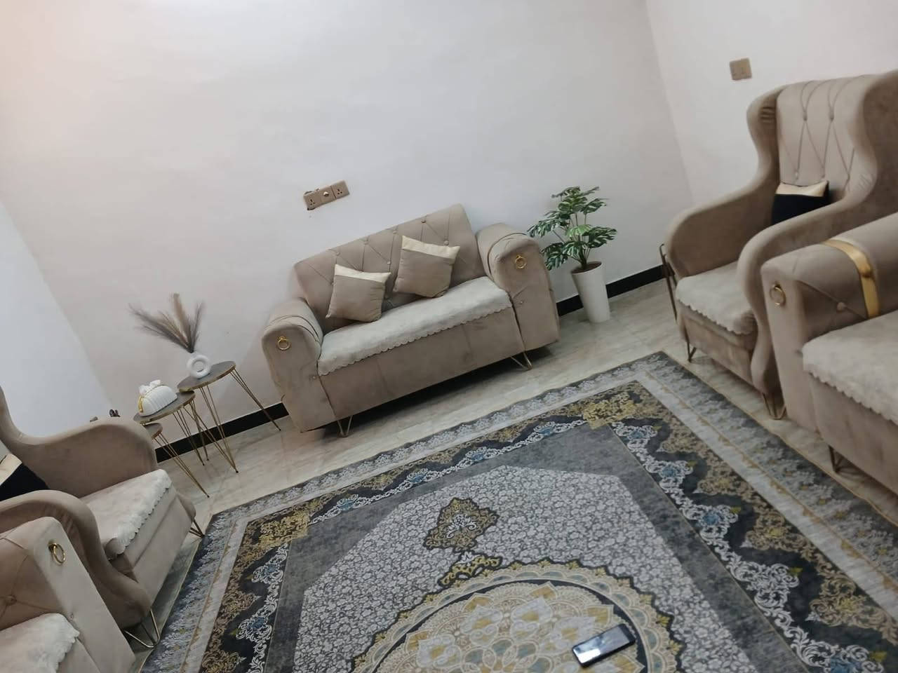 السلام عليكم تخم عشر مقاعد للبيع مابي اي ضرر مستخدم قليل ٣٠٠ وبي مجال قليل ***********
