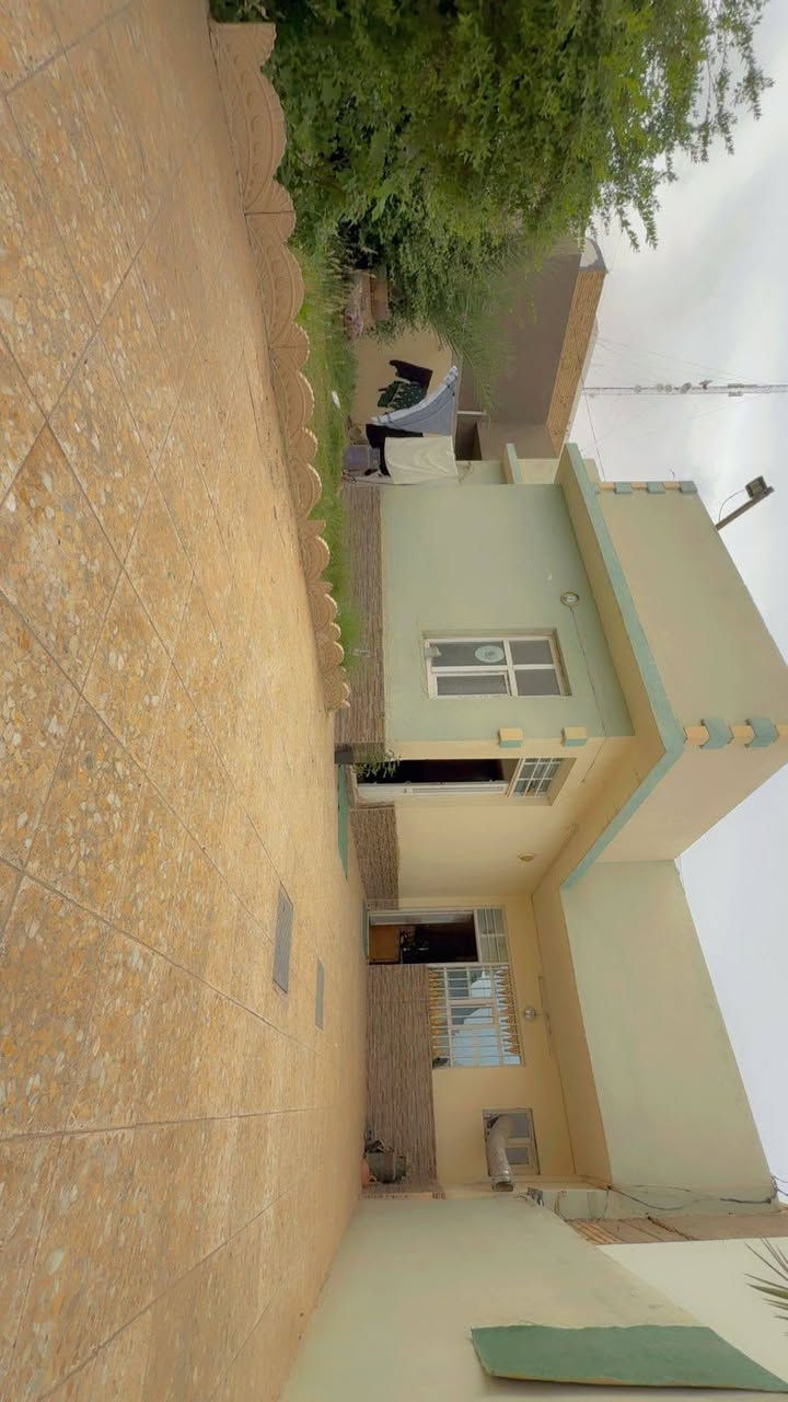 يا الله سلام عليكم بيت البيع مساحه 250 خلف تجاري شارع 12 مجمع بيتي الثاني يتكون البيت 2غرف نوم وصاله واستقبال ومطبخ وصحيات داخل وخارج بيت بناء درجه اولئ اكثر استفسار اتصال مراسله واتساب ***********
