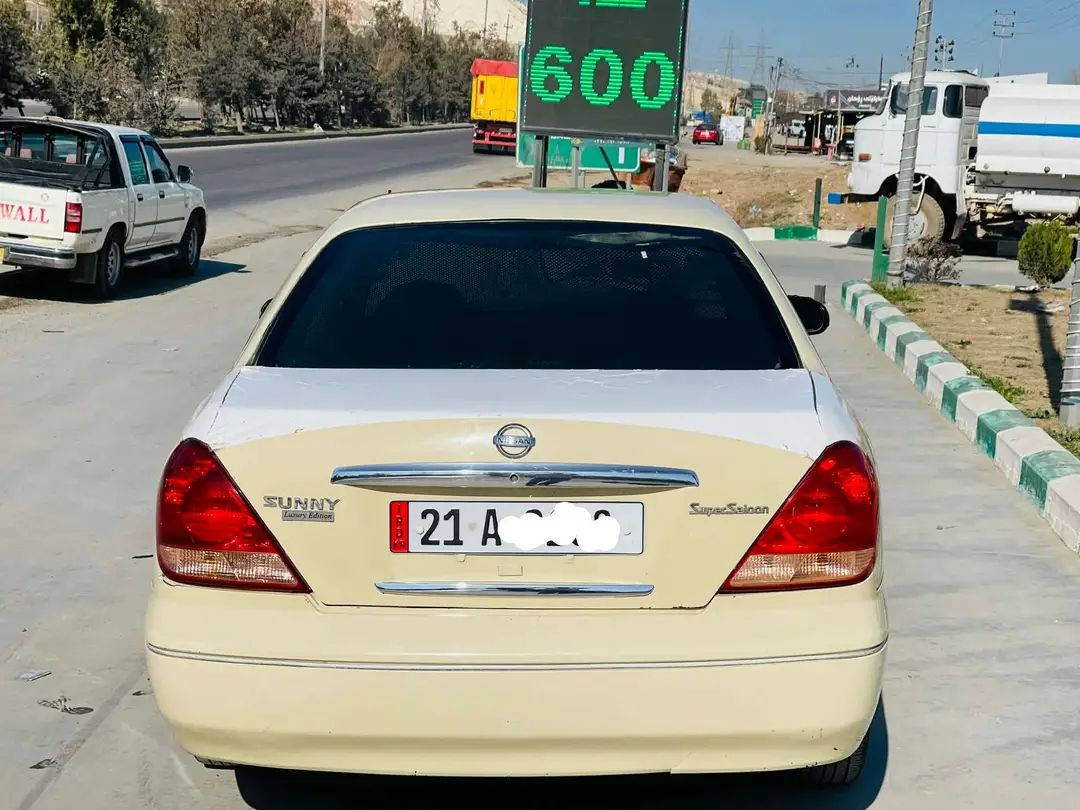 سەلام وعلیکوم 
سەنی 2009 ئۆتماتیک   یابانی بۆ فرۆشتن 
سەیارەیە مەزبووتو بی عەیبە 
چوار تەیەی لۆکی لەسەرە 
مەکینەی تازە تەئمیرە و تەشفیە کراوە 
تەبرید گەرموو سارد بەشەرت 
بی لۆگۆیە ڕاستەوخۆ لۆگۆی خۆتی لیدە 
گێڕ و مەکینە بەشەرتی دە  وەستا 
سەیارەکە سێ پارچەی پیوەیە سۆنەرم داناوە 
سەعریکی مناسبی هەیە 
شوین چەمچەماڵ تەکیە 
***********
***********
