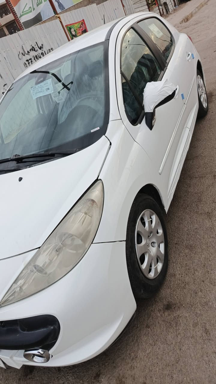 سلام عليكم للبيع بيجو فرنسي  م ٢٠١٢ دزاين  شكل جديد مكينه ٢٠٠٠ رقم سلمانيه بسم عربي تحويل مباشر  كهربائيات مكينه كير صدر شرط كفاله بدون اي نقص سياره جديده بمعنه كلمه بيها ٣ قطع صبغ بدون دواخل بدون ايرباك معروضه ٦٥ وبيها مجال بسيط بغداد حي العدل ‏‪***********
