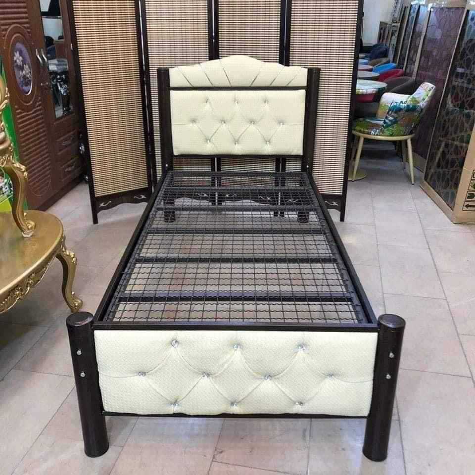 سرير نفر 

 سرير حديد قوي وجاهز للاستخدام.

قياس السرير 90*190سم

مناسب للي يدور شي مرتب بسعر مناسب.

 السعر 70
متوفر خدمه توصيل بغداد, العراق


**إذا كنت صاحب هذا الإعلان وتريد حذفه لأي سبب، رجاءا أرسل رسالة إلى الدعم الفني**