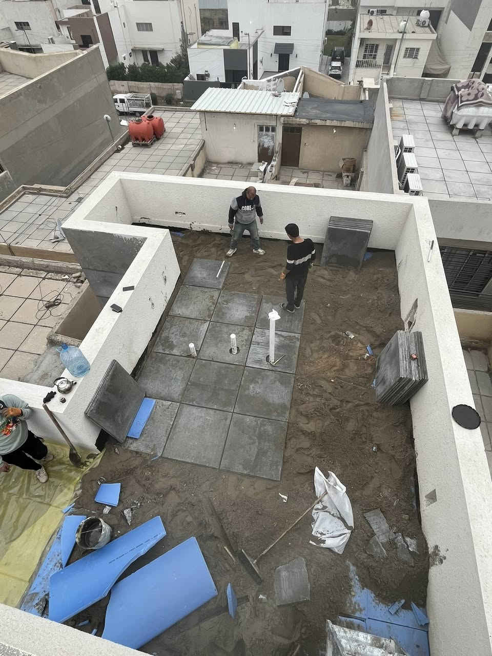 سلام عليكم كادر عمل السطوح الشتايكر وعادة ماستك شغل درجه اولى مراحل لعمل فلانكوت زفت نايلون زراعي فلين او فوم 3 سم او 5 سم زميج شتايكر ماستك شغل درجه اولى وشرط الفحص اتصال برقم وتدلل ***********
