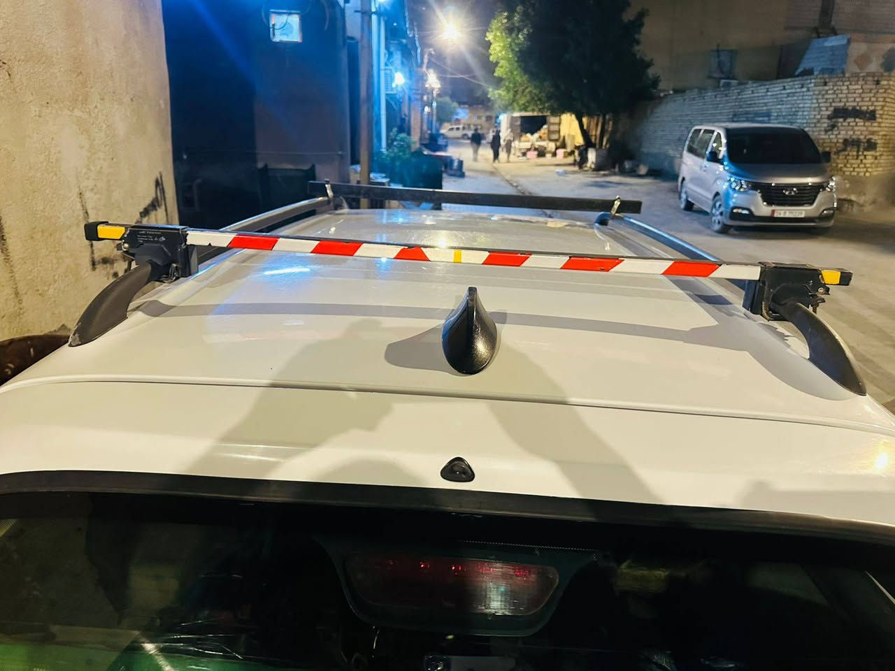 الملك لله
اوبل ستيشن 95 بسمي السنويه ل30
كير عادي 2000 قبق اسود تخم تاير 
كهربائيات كله شغاله حته كيج البانزين 
السعر ٤٥ قفل الخاص مفتوح أو الاتصال ***********العنوان البصره
