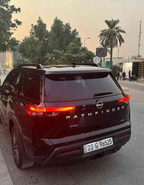 نيسان بافندر 2022 فئهSVماشيه 104الف  وارد امريكي  السياره بيهه تبديل باب السايق او تكحيل اصبعين فقط مكينه 6 رادار أمامي خلفي كير طياره تثبيت تسارعي 9نمر جنطه شفط (للبيع او المراوس حسب القناعه) 
للإستفسار اكثر اتصل ***********
