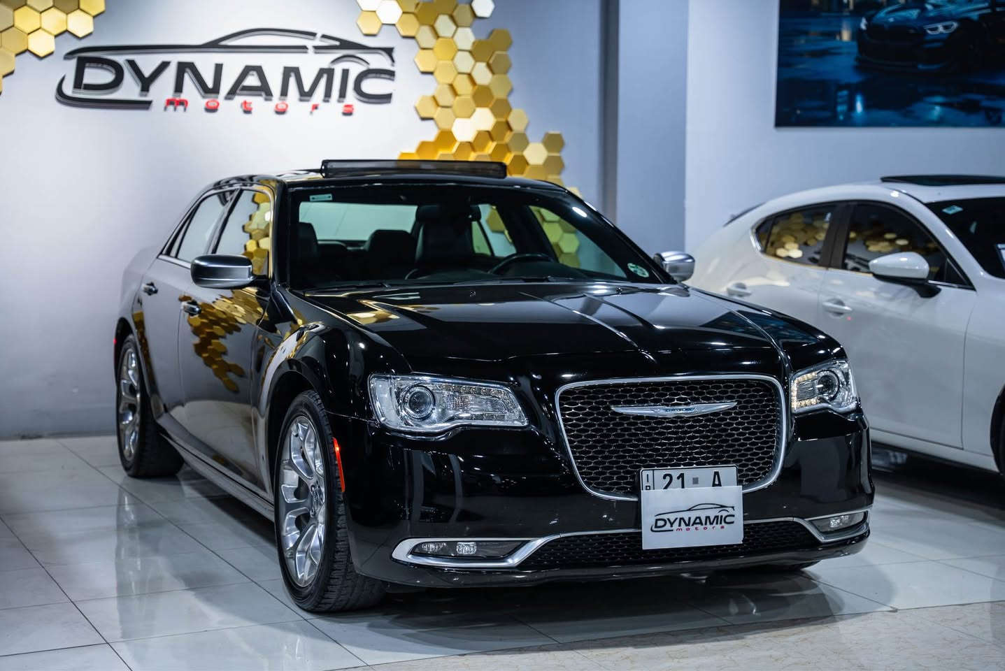 CHRYSLER 300 C PLATİNUM
صفر شركة اربيل ميني انترنشينال

موديل :2016
‎عدد الأميال :61,000ميل 
مواصفات : فول فول ١/١
‏‎سلندر :  6 - 3.6VVT
‏‎لون :  اسود
لون داخل : اسود
ضرر: كلين تايتل فقط ٢-٣ ملاحظة بسيط
‎ارباك : كل سليما 100%
رقم : رقم جاهز
مكان اربيل  شارع حديد و خشب قريب جامع جليل خياط شركة دايناميك موتورز
‏‎من المعلومات الرجاء التصل علي وتس اب                                                                                        ***********
=================== أربيل, العراق

