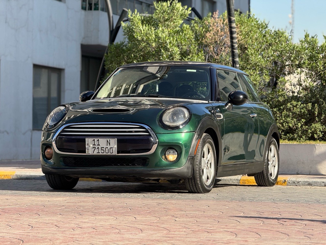 مني كوبر MINI COOPER
بلاد بدون اضفات ولا شي 
 تك باب توكلر فول مواصفات عدا فتحة
مديل : 2016 امريكي
ماشية : 78km الف
حادثها بنيد فقط بدون دواخل وبل عراق صار بيها باب صبغ
بصمة تشغيل علامة ترحيب مري شفط يدوي 
كشنات جلد بلادي كشنات تبريد
اوتو ستوب كروز سرعه تحديد مسار فول تحكمات ستيرن
لد داخلي متغير لايتات زنون 
كير اوتماتيك 3 قيادات نورمال و گرين و سبورت
محرك 1500 شلعة وسرعه ورياضي نشاط ونظافة السياره خير من الله جديدة وصافية
تراي سياره العراق كله
رقم بغداد مميز هزة سنوية جديد بسمي
العنوان : بغداد السيدية
السعر 90$ وبيها مجال.