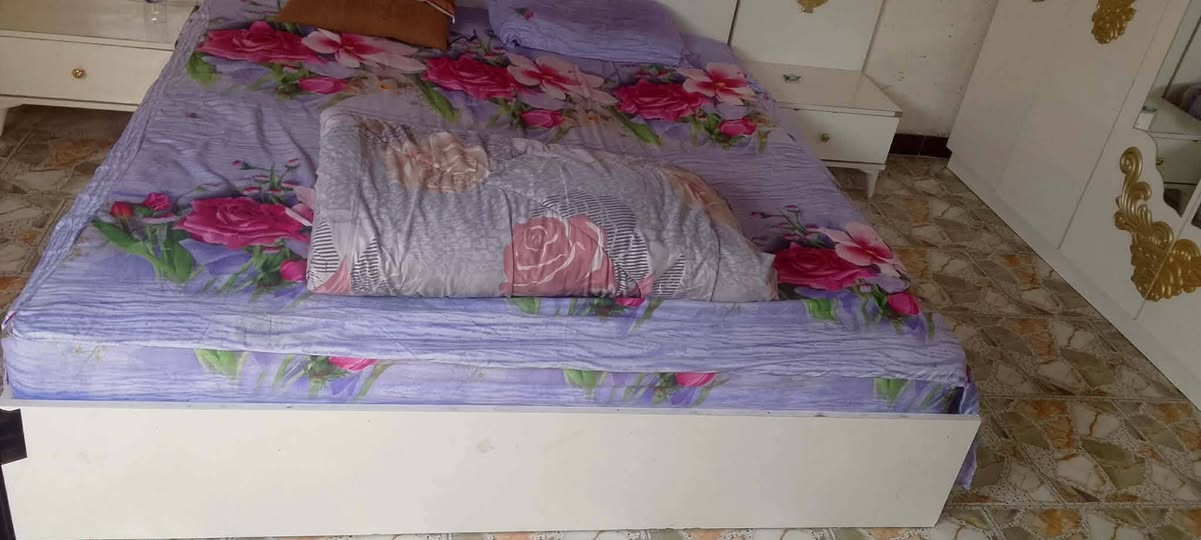 سلام عليكم
غرفه تركيه نضيفه مابيه اي ضرر لبيع ٩ قطع


**إذا كنت صاحب هذا الإعلان وتريد حذفه لأي سبب، رجاءا أرسل رسالة إلى الدعم الفني**