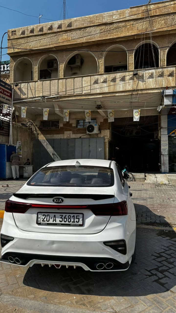 بسم الله الرحمن الرحيم 
للبيع في بغداد رقم ديالى
كيا كي 3
Kia K3
سنة الصنع: 2019
سعة المحرك: 1600cc كير at
المسافة المقطوعة: 210 ألف
وارد كوري 
صبغ حزام مال تكسي دبي  
فول  عدا فتحة سقف وبصمه 
السعر 125. ***********
