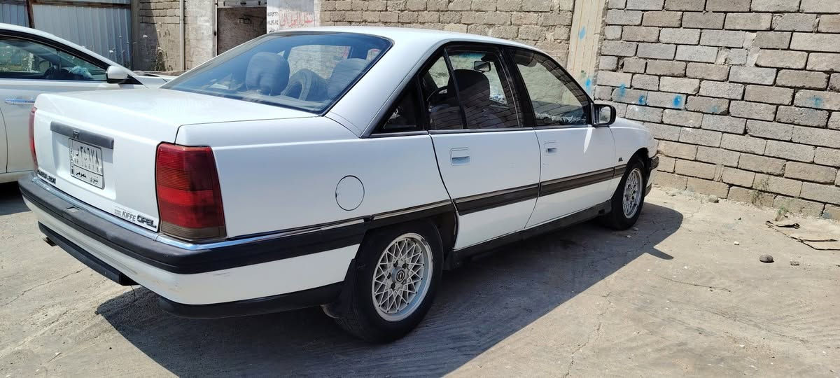 السلام عليكم 
اوميكا حجم 20
موديل 1992
ابيض 
رقم نينوى سنوية2027
كابون ورقي 
وضع شركة 
السعر 35 ورقة
***********

