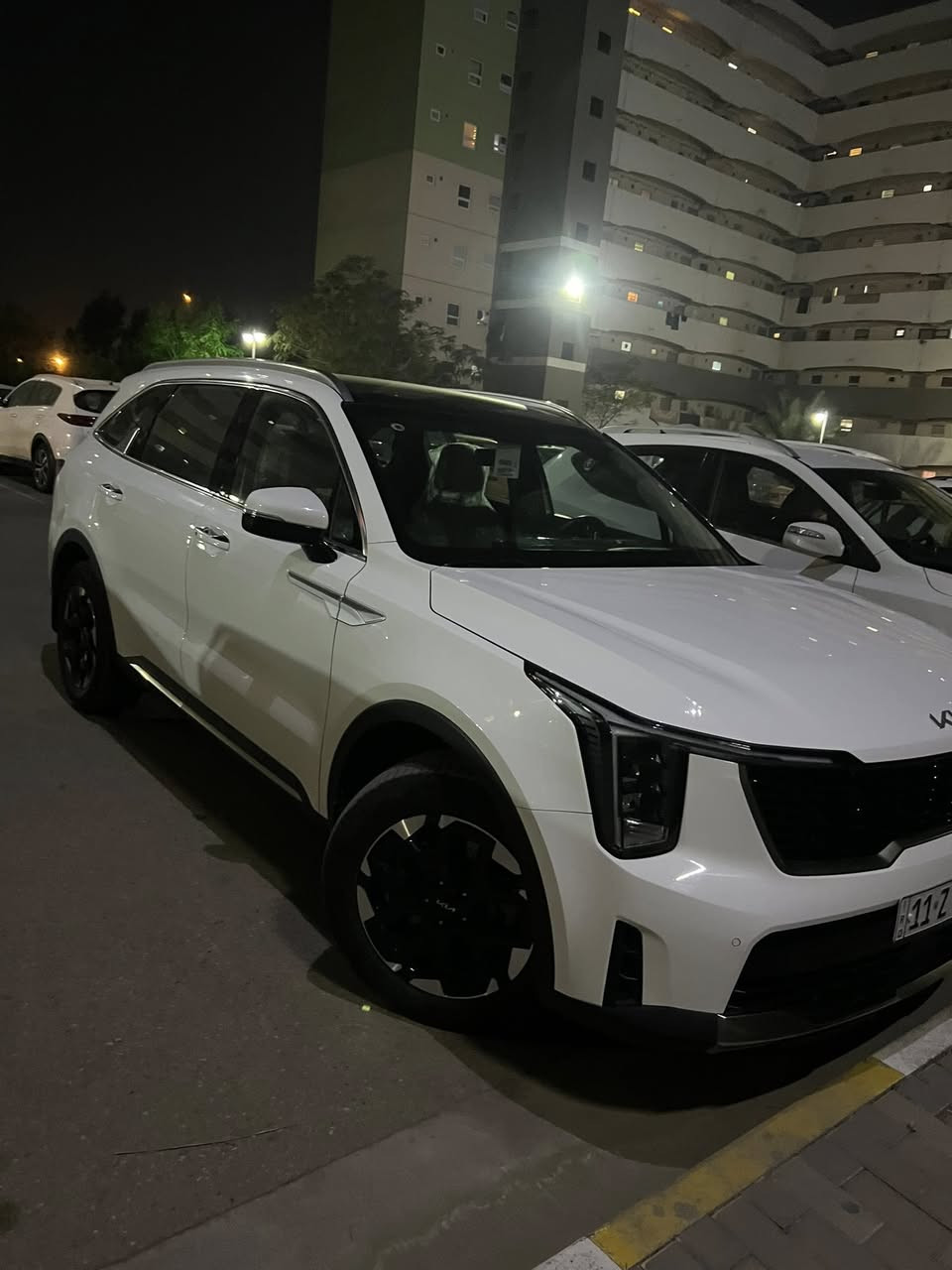 السلام عليكم 
🔥 كيا سورنتو 2025 – 4 سلندر 
ماشية 16 الف رقم بغداد 
⚙️ المحرك: 4 سلندر 2500
▪️ بنوراما
▪️ كير ماوس 
▪️ سايد بريك دكمة
▪️ ٧ راكب ٣ قطع تبريد
▪️بردات خلفية 
▪️جنطة كهرباء 
▪️كشنات كهرباء 
▪️بقية المواصفات المعروفة
السعر 295 وبيها مجال 
للاستفسار 
***********
