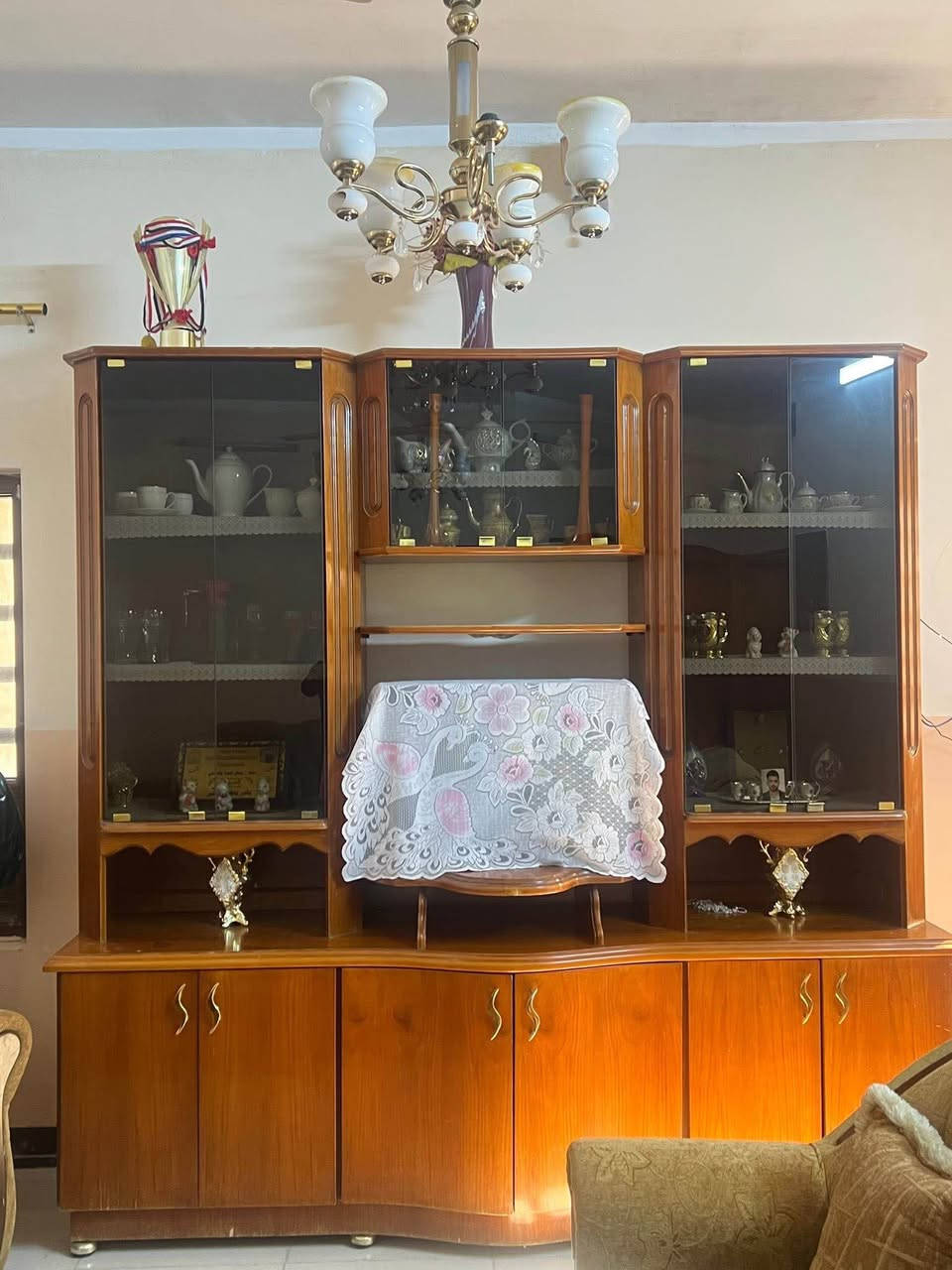 قنفات 2 اكبار 1 وسط 2 اصغار و طبله و مكتبه 
*********** كركوك, العراق
