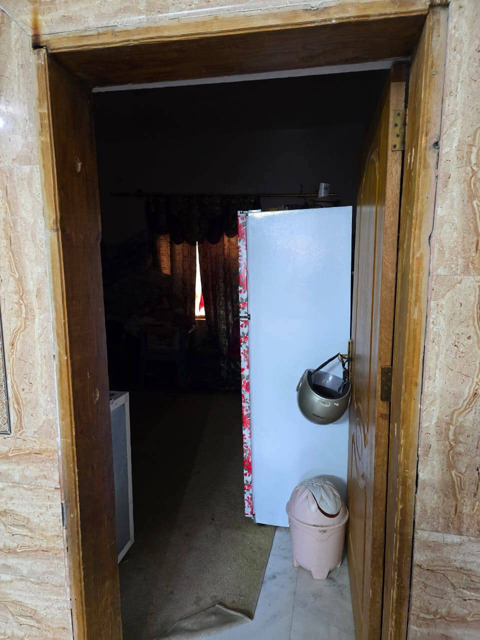 بيت للبيع مساحه 170متر شارع المشايه قرب شارع 30صوب بني ارچاب كونكريت الطرح ولارظيه حصريه جاهز ماناقص شي غرفتين نوم صاله وديوانيه ومطبخ وحمام  صيحات شرقي وغربي حمام داخلي ***********
