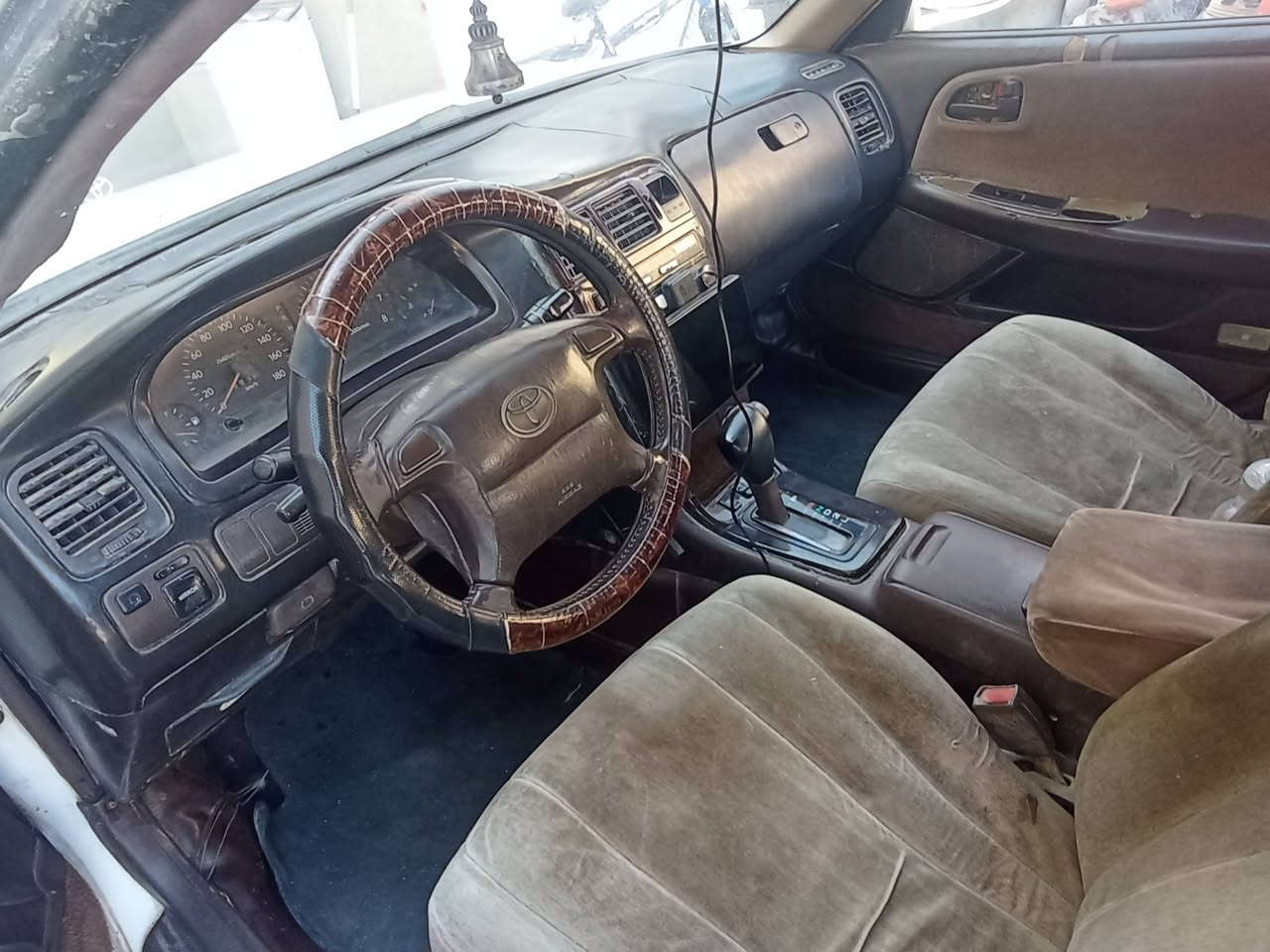 السلام عليكم مارك نفخ للبيع اومراوس رقم بصرة سنوية بعدها مانتهية مكفولة من الكص والضربة القوية والصبغ العام علماً(نقل جثة بدنه كاملة)راعيها يمي محرك وكير ثنين ونص بالكارتون تبريد شغال حدادية تخم تاير بدي دواخل حلوه، السيارة حلوه وجاهزة السعر 37وبيها مجال  الشراي يتصل ويدلل*********** البصرة الزبير
