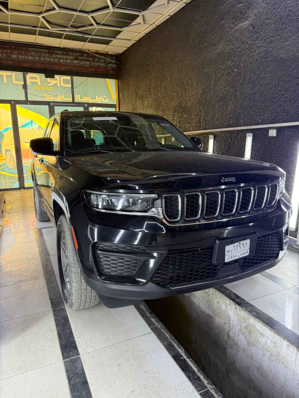السلام عليكم 

للبيع | جيب  لاريدو 2022 🚙

✨ موديل: 2022
🇺🇸 الوارد: أمريكي (كلين تايتل)
✅ السيارة مكفولة

    3.6لتر V6 بقوة 293 حصان 
مواصفات 

  ناقل حركة أوتوماتيك مع مقبض دوّار
  عجلة قيادة متعددة الوظائف
   إنارة سقفية LED
   شاشة وسطية كبيرة تعمل باللمس
    عدادات رقمية أمام السائق
   فتحت سقف سلايد روف 
    حساسات جانبي امامي 
    السعر المطلوب 290$
   للاتصال ***********
📌 بحالة ممتازة جداً، جاهزة للاستخدام ولا تحتاج أي مصروف

