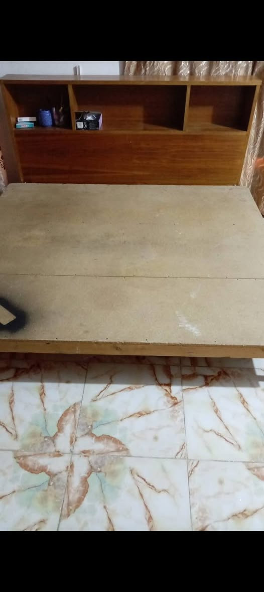 السلام عليكم
أغراض للبيع
البراد ب 250 والجربايه وقفص المكيف ب100 وبيهن مجال بعد للاستفسار الاتصال على الرقم ***********
