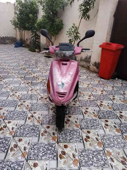 السلام عليكم دراجه فراشه للبيع
مفتوحه مره وحده قبل فتره 
الدراجه كلشي ما عوزها بس كفرات 
سرعه ومعدل فول مال جناي 
رايدها ب 325 وبيها مجال المكان 
بابل شوملي رقمي ***********
