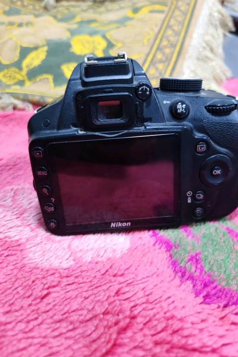 بغداد البياع حي التراث لله شاهد محتاج وراح ابيعهه كامره نقصهه بس شاحه وبطاريه لله شاهد مفوله بس كتلكم محتاج 