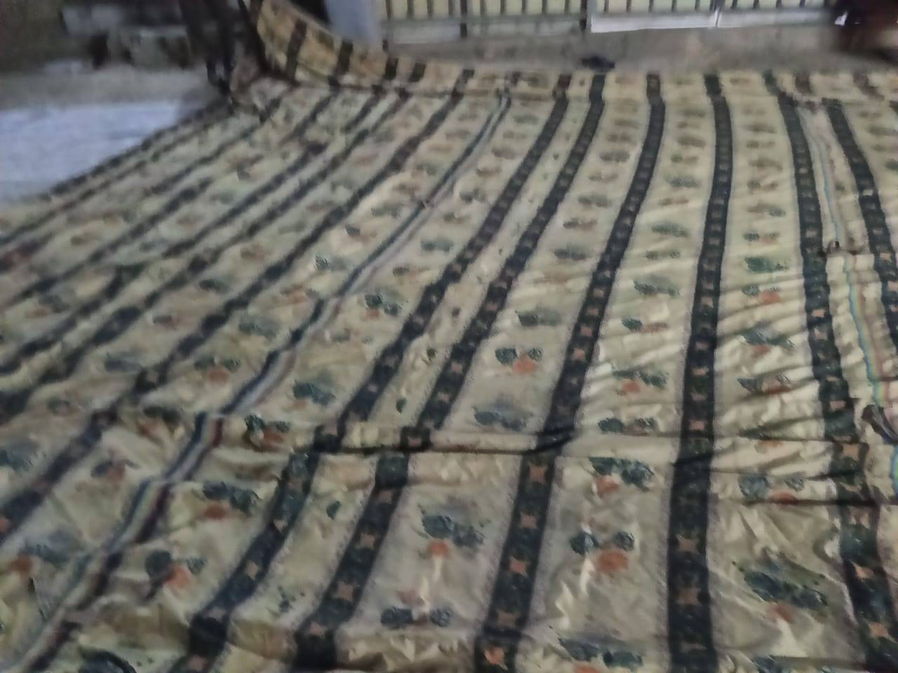 جادر للبيع شبح 5قواس قماش 70باميه بدون باب سعره 600وبيه مجال بغداد زعفرانيه ***********
