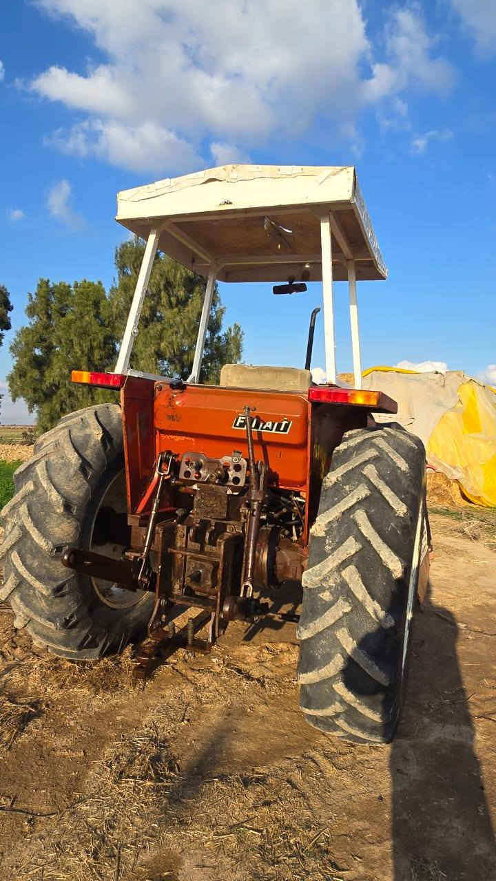 السلام عليكم مكينه للبيع فيات 780 جديده ماناقصها اي شي محرك كير اكسل شرط رقم وسنويه بدون مداور مكينه حلوه السعر 9مليون مكانها واسط الاحرار ***********
