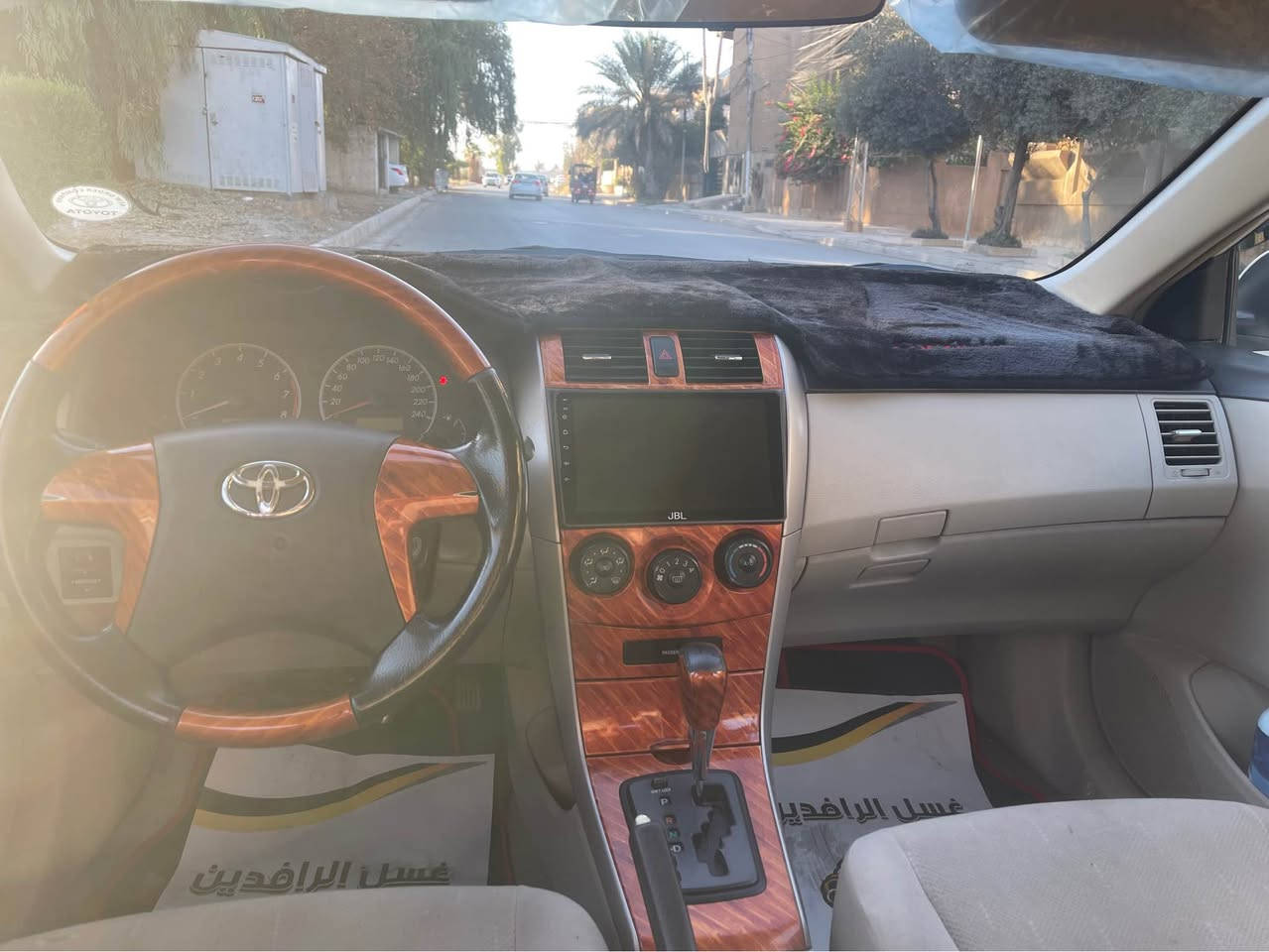 كورلا 2013 لون ابيض رقم اربيل الجديد ماشيه 285kmالسنويه 29  ب اسمي كير ومحرك شرط شاشه كامرا حساس امامي خلفي تخم تاير صدر امامي خلفي كله جديد بيها ربع بنيد صبغ  وبيها كوبون بانزين مكان السياره موصل الايسر 
*********** بي واتساب موصل, نينوى
