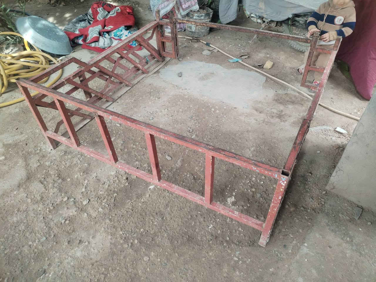 سلام عليكم محجر بيكم للبيع يرهم ع سيارات لصيني ع كنوو ع دير ع بيكم لقديمه محجر نضيف وتفصال لشراي يجي خاص ***********
