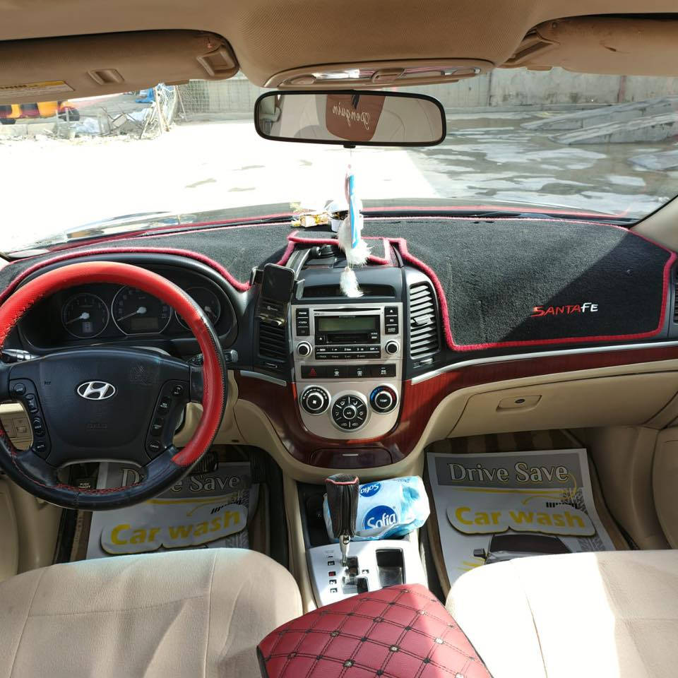 السلام عليكم
هوينداي سنتافيا ٢٠٠٨  خليجي مكفولة من الصبغ ما عدا الجاملغ الخلفي الايسر انطخت يمي وصلحته  السيارة نضيفة جداً فور ويل  للاستفسار اتصال على الرقم ***********
