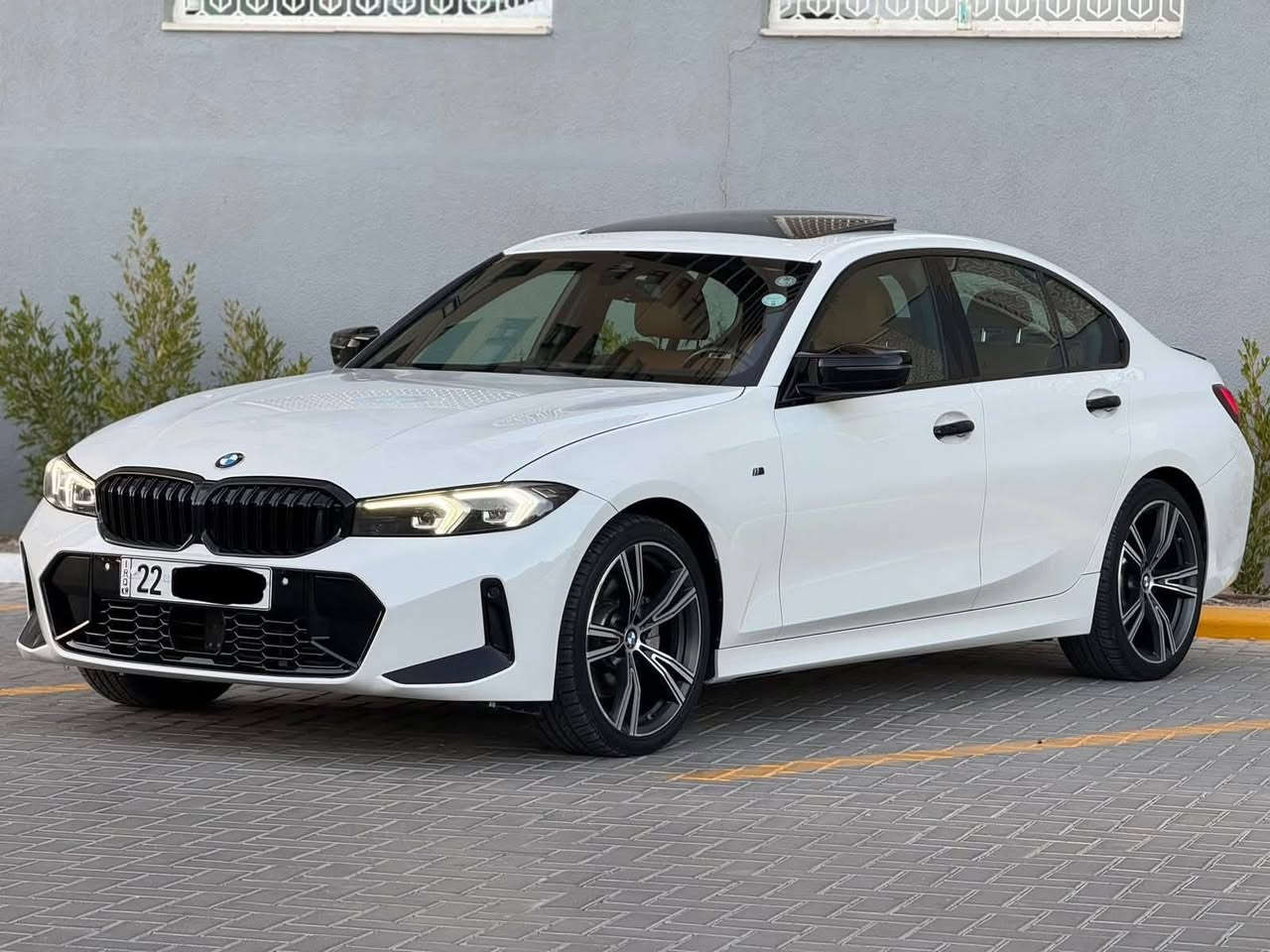 BMW 330i
موديل 2023 
الشكل الجديد 
الداخل الجديد شاشه متصله
السياره فول مواصفات 
🔴فتحة سقف 
🔴كشنات كهرباء
🔴كشنات جلد 
🔴كشنات لون قيسي المرغوب 
🔴قطعتين تبريد
🔴بصمة تشغيل
🔴بصمات ابواب 
🔴شاشه متصله 
🔴فول تحكمات 
🔴رادارات بلمري 
وهواي مواصفات بعد
ماشيه 55 
سونار بلمنشور
مكان سيارة بغداد الكرخ 📍
للتواصل
***********
سعر 283$ بيها مجال بسيط بغداد, العراق
