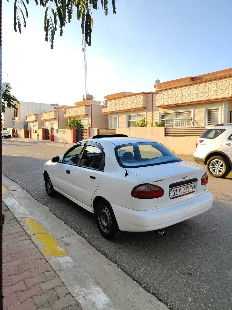 دايو لانوس موديل 96
محرك مفتوح 16

 كير اوتو  

كير ومحرك بل شرط

تبريد شغل ثلج

جام كهرباء 

شاشة ايباد

رقم بغداد دولي مشروع وطني 2029
بطاقة بنزين بيه 

سعره 40 بيه مجال 

مكانه بكركوك 

***********
