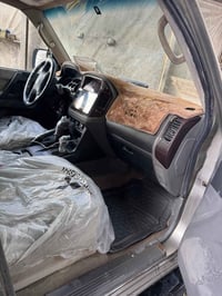 باجيرو ٢٠٠٢ بعدها عل رقم القديم وجاي اسوي بل معامله مالتها تواصل ٠٧٨٨٢...