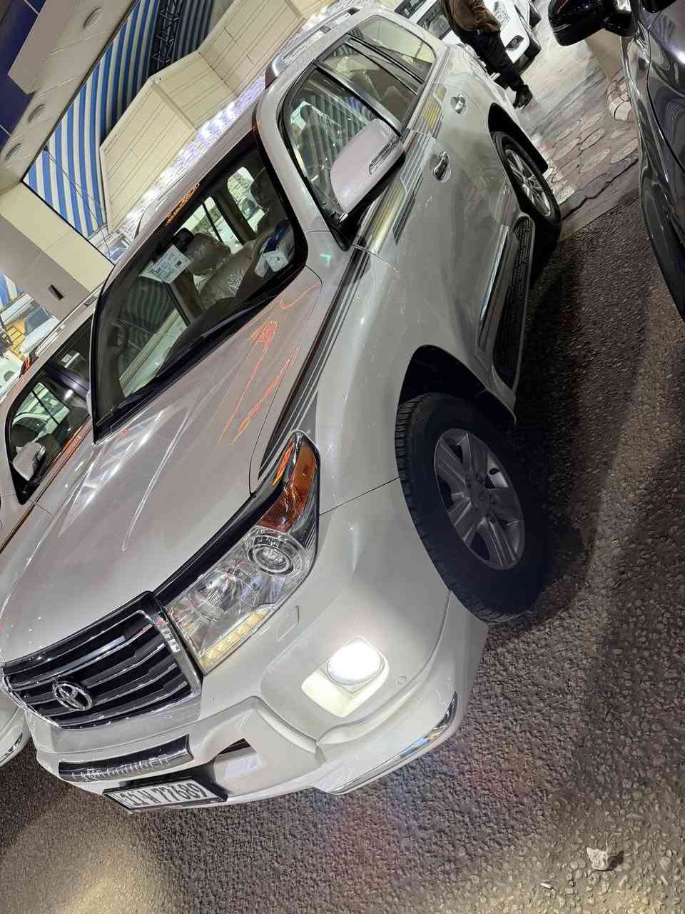 سلام عليكم لاندگروز موديل 14 فطيميه 6 سلندر ماشيه 150 جدديييده كلش بصمات ثنين كفاله عامه سونارها مرفق بلمنشور  رقم بغداد جديد سعرها 392 وبيها مجال مكانها حله للاستفسار :- ***********
