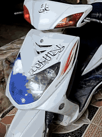 سلام عليكم
سكنس فحل نوزل خطين 
لون ابيض 
دراجه جديده ما صار هواي من اخذناها 
استخدام شخصي 
كلشي جاهز بيها مكفوله من كلشي ونضيفه الدراجه
سعرها مليون دينار وبيه مجال ان شاء الله تعالى 
الي يرغبها ما نقصر وياه 
عنوان بصره قضاء المدينه الهوير
رقم الهاتف ***********
وشكراً
