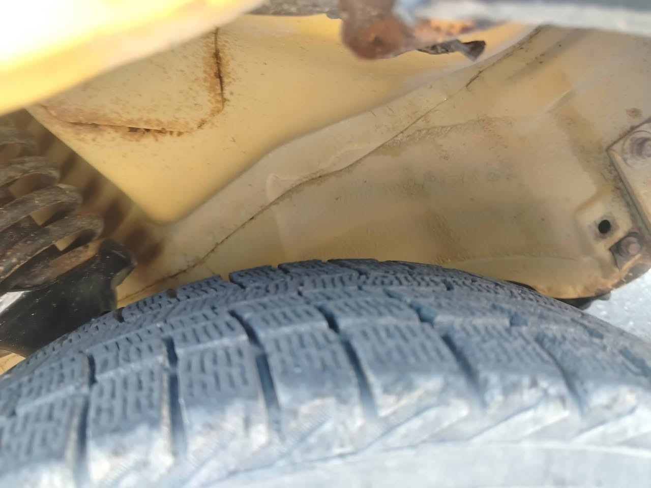 السلام عليكم شباب سياره للبيع موديل 18 كفاله عامه كير مكينه بل كارتون حداديه جديده  تخم تايرات جدد سياره اصوليه بس بعدهه مامرقمه السعر 16 وبيهه مجال مكان كربلاء يم جامعت العميد بيع مستعجل رقم الهاتف ***********
