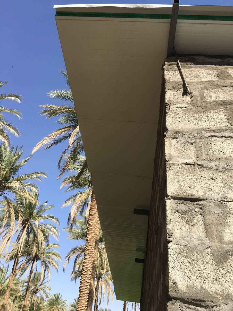تم بفضل الله انشاء سقف مخزن من سندويج بنل طول١١ متر والعرض٦ متر في هيت عميره بسعر المتر ٢٢ الف اتصال***********

