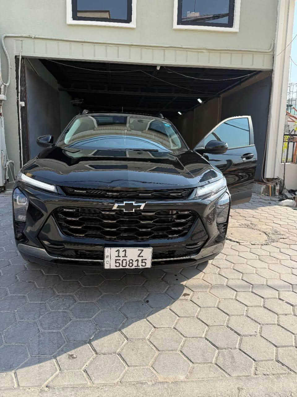 السلام عليكم
Chevrolet Trax موديل 2024 
ماشية 40000 الف 
حادثه موضح داخل المنشور 

* دعم Apple CarPlay وAndroid Autoلاسلكيًا.
* كاميرا خلفية.
* تشغيل السيارة بزر.
* مصابيح LED.
* نظام تثبيت السرعة 
    * التحذير من الاصطدام الأمامي.
    * المساعدة في البقاء داخل المسار.
    * التنبيه عند مغادرة المسار.
سياره حلوه أفول شي بالتراكس 
***********
السعر 155
