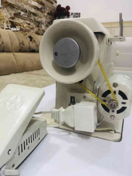 مكينة خياطة نوع براذير ياباني نظيفة جداً استخدام قليل 👍
مع ميز ارضي قياس ٥٠*١٢٠ سم
سعر ١٩٠ الف 
مكاني كربلاء
للتواصل 
‭٠٧٧١ ٦٧٥ ٨١٧١‬
