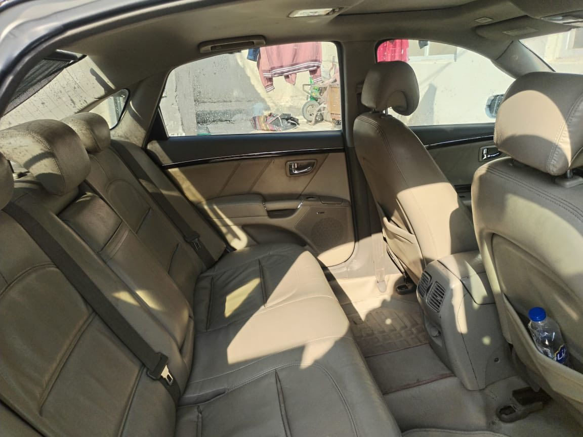 السلام عليكم أزيرا موديل 2009 فول رقم بصره انكليزي سنويه بسمي السياره مصبوغه حزام مكاني البصره السعر 70 لتواصل ***********
