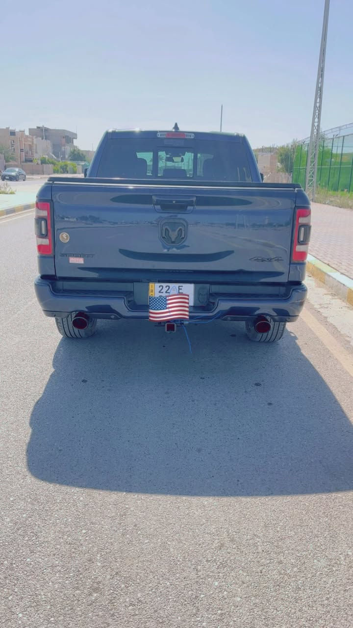 رام . فئة سبورت  #للبيع او مراوس ب اقل
موديل 2020  رقم اربيل.  (كلين ) السيارة بدون صبغ)   

مواصفات/ تدفئة كشنات واستيرن 

لد امامي خلفي 

رداد امامي خلفي

كامرة خلفية

توقف ذاتي خلفي مال اطفال

دوسات بانزين وبريك  كهربائي 

كشن كهربائي 

مكينة 5700

باب طويل بدي قصير المرغوب

مري شفط 

تشغيل عن بعد 

كير ماوس

فور ويل

بصمة ابواب 

ويل 22  

    #العنوان / ديالى / بعقوبة 

           ***********
