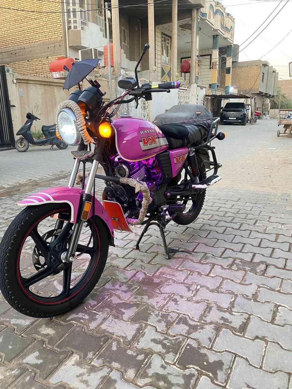 دراجة دايون وحش الشارع  نوع ال vx لون بنفسج اوراق اصولي  .🔥
الدراجه محافض عليها من كلشي  مابيها اي مشاكل والدراجه متحتاج اي صرف دراجه مكفوله من كلشي  
محرك 200cc والدراجه خير من الله .🔥✈️
. باتري جديد . تاير خلفي جديد .❤️‍🔥👍🏻
الدراجه مكفولهه ونضيفه وجاهزه من مكينه . . وكهربائيات .✨ 
عنواني السماوه قضاء الرميثه مركز   .🤍
السعر 1500 ❤️‍🔥❤️‍🔥 
المو شراي ليتعبني ❌
للاستفسار اكثر 👇🏼👇🏼.  
 راسلني خاص او الاتصال                          
***********
