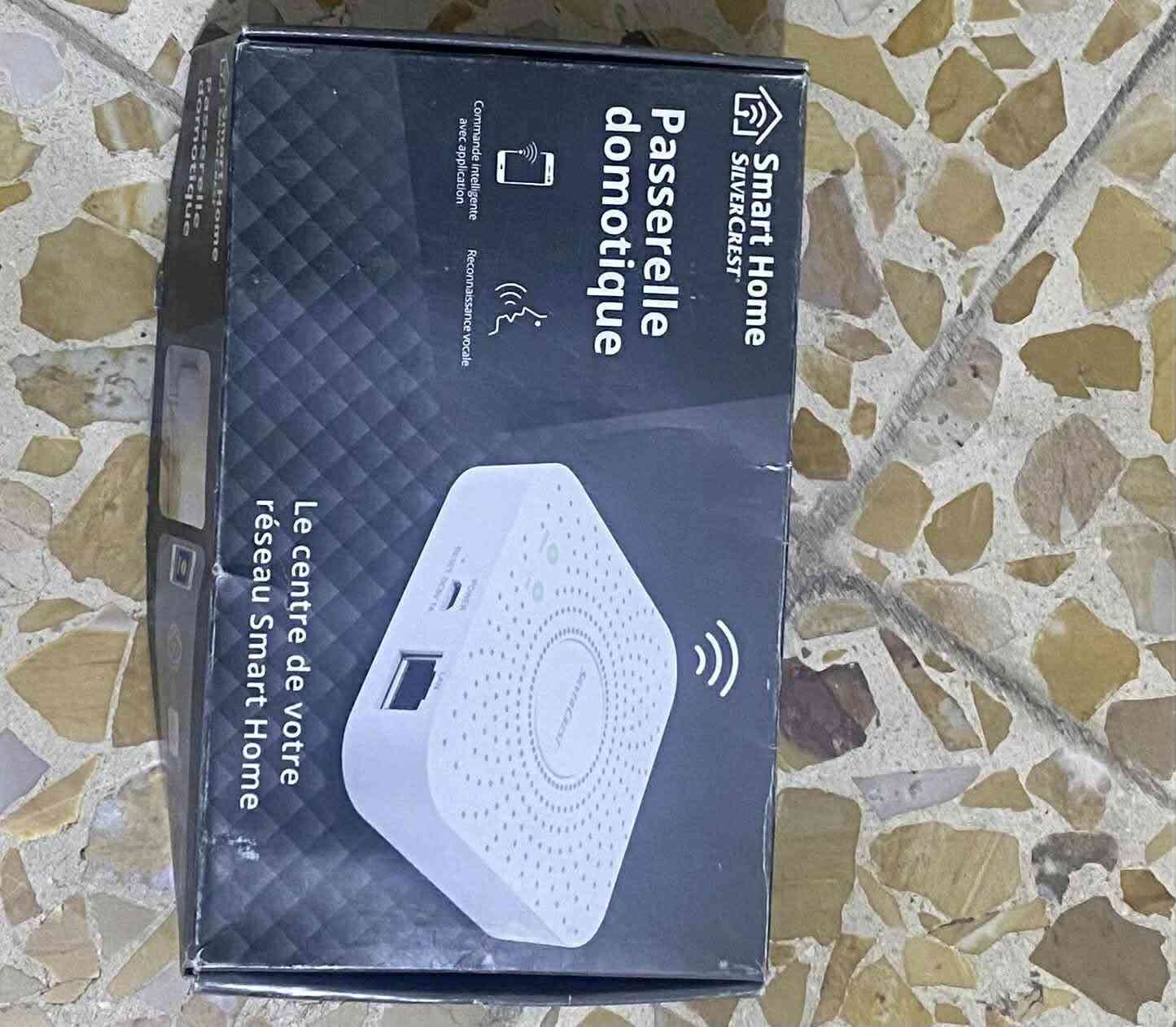 للبيع أجهزة Smart Home 🔥
(مستخدمة استخدام بسيط جدًا ولغرض الفحص فقط)

1️⃣ جهاز Sonoff iHost Smart Home Hub  
✅ يدعم أنظمة البيت الذكي  
✅ يشتغل كـ مركز تحكم للأجهزة الذكية  
✅ يدعم Zigbee  
✅ مناسب للربط مع Home Assistant  
✅ يشتغل بدون إنترنت (لوكال)  
✅ يدعم 4G  
الحالة: مستخدم قليل – فحص فقط – شبه جديد

💰 السعر: 40 ألف دينار  
❌ بدون توصيل  

--------------------

2️⃣ جهاز SilverCrest Smart Home Hub  
✅ مركز تحكم للأجهزة الذكية  
✅ مناسب للتشغيل السريع للبيت الذكي  
✅ سهل الاستخدام  
الحالة: مستخدم قليل

💰 السعر: 20 ألف دينار  
❌ بدون توصيل  

📍 المكان: (بغداد)  
📞 للتواصل: (***********)
