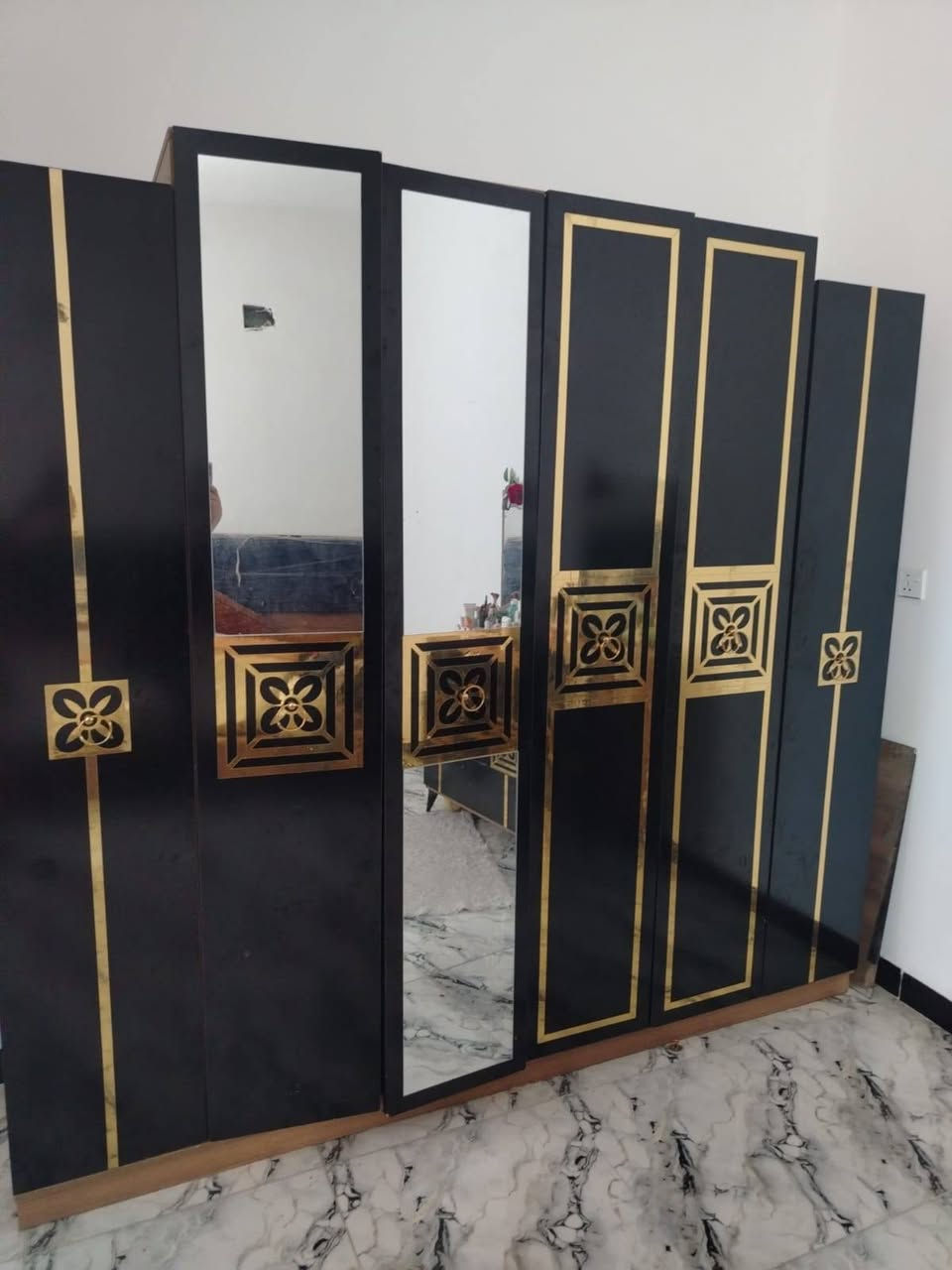 غرفه تركي مستخدم 🫴🏾
عدد 5 القطع☀
نضافه 90 بالميه 🍃
السعر 400 وبي مجال 🌿
................................
وتساب ***********
