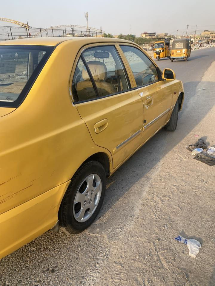 هونداي فيرنا ٢٠١٥ سياره اي نقص مابيها مكينه كهربائات تايرات كلها جديده بسمي سونار مرفق بل صور سعر ٧٧ بيها مجال مكاني بغداد بلديات ‭٠٧٨٣ ٨٠٨ ٨٩٨٣‬
