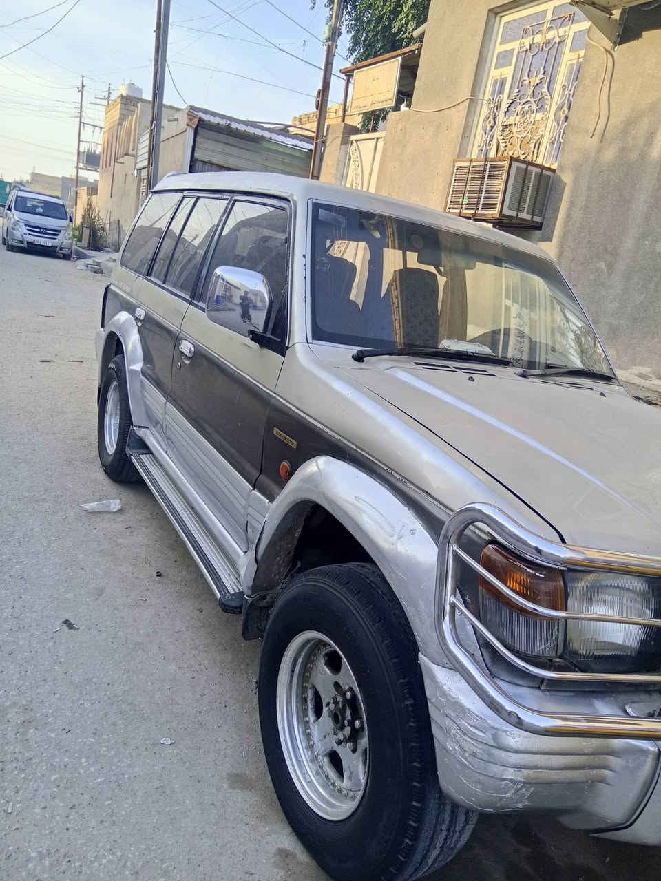 سلام عليكم جيب باجيرو للبيع موديل (91) محرك ثنين ونص بطة مكينة جديدة الكير بي ضعف سيارة جاهزة وحلوة سعر (33)رقم نكليزي بابل سنوية 2030عنوان ناصرية مركز مدينة رقم الهاتف ( ***********)
