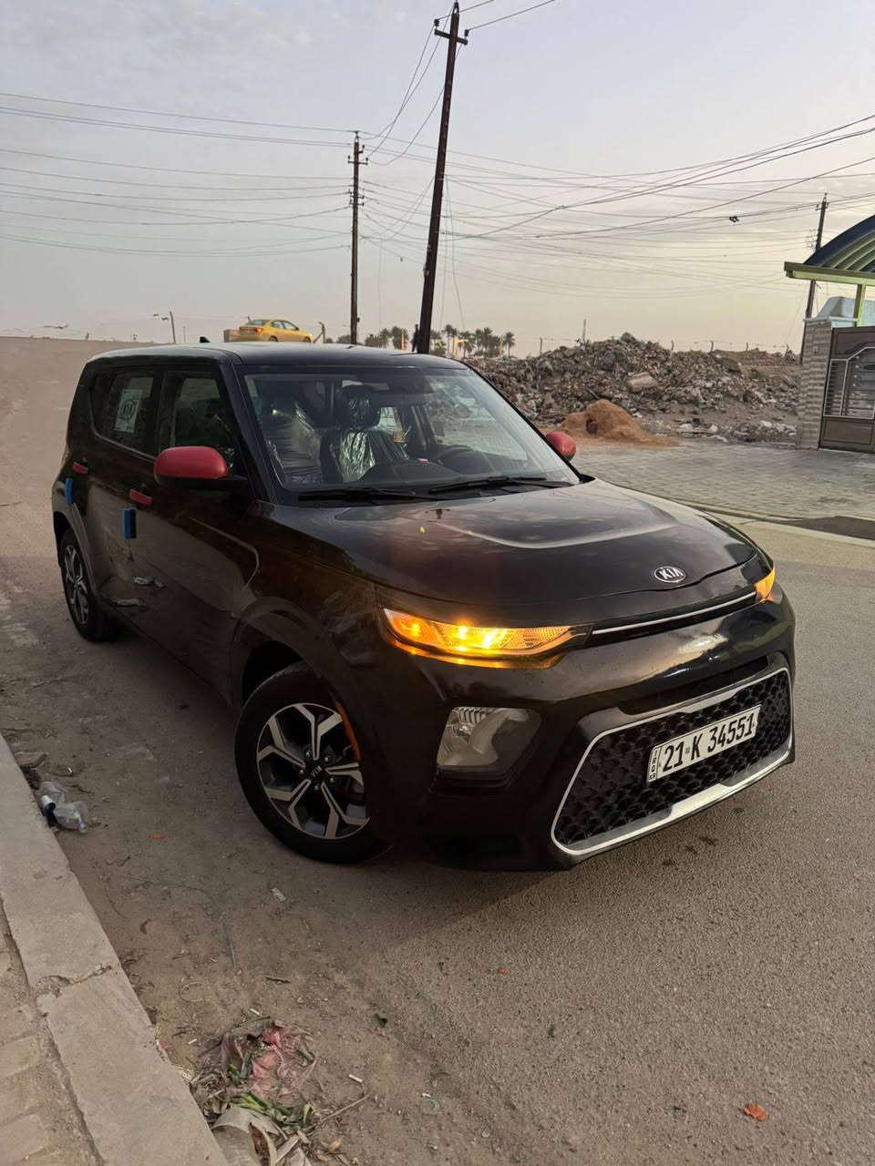 السلام عليكم 🫡
كيه صول موديل 2021 وارد أمريكي 🇺🇸 
ليبل واحد 1️⃣ 
سيارة حادثها من امريكه وجه البنيد بدون شاصي بدون لغد 
بدون قطرة دواخل  الحادث بل عراق  الهلال الخلفي بس كلير سيارة 🚗 ماشيه 37 الف سيارة بوضع شركه 
محرك ألفين دوش كير اي تي 
تخم تاير جديد 
صدر امامي خلفي جديد 
شاشه كبيرة 
تحكم ستيرن جهتين 
وبيها هواي مواصفات مذكورة 
رقم شمالي تريد وكاله تريد تحويل  
133وبيها مجال كلش بسيط
سيارة بسمي تحويل ثاني يوم 
مكان سيارة 🚗 بغداد الزعفرانيه 
***********
