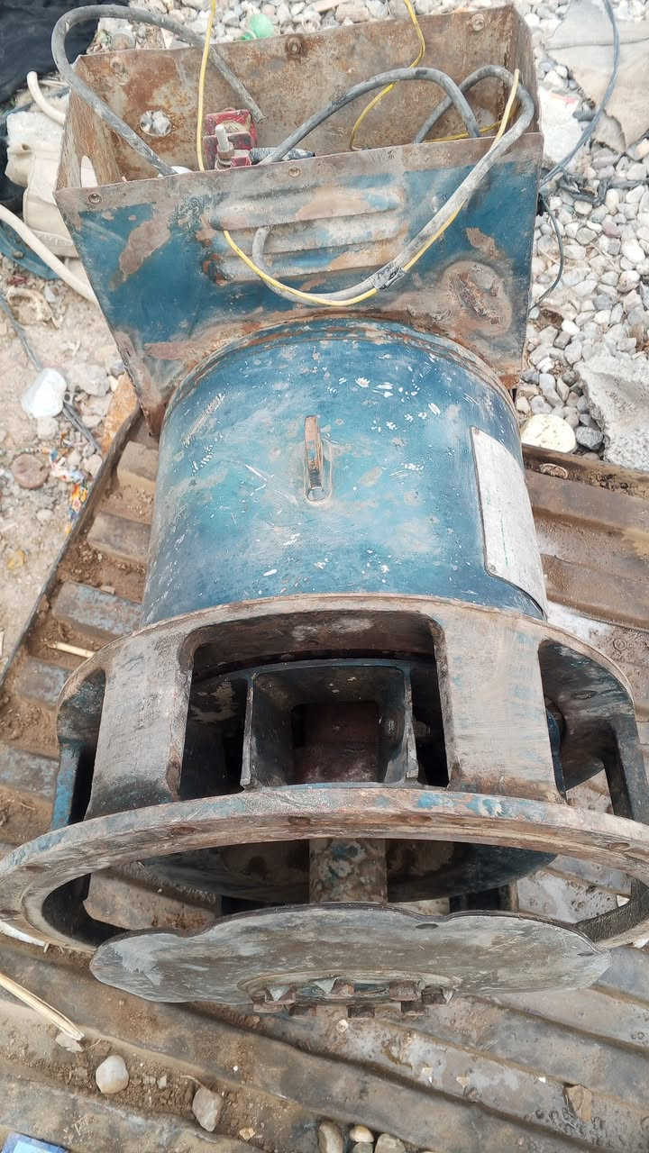 السلام عليكم 
راس توليد
سنكل 15k
نضيفه شرط شغل 
ترهم على فنديشن 41
مكان ديالى كنعان طريق مندلي بلدروز 
الاستفسار ***********
