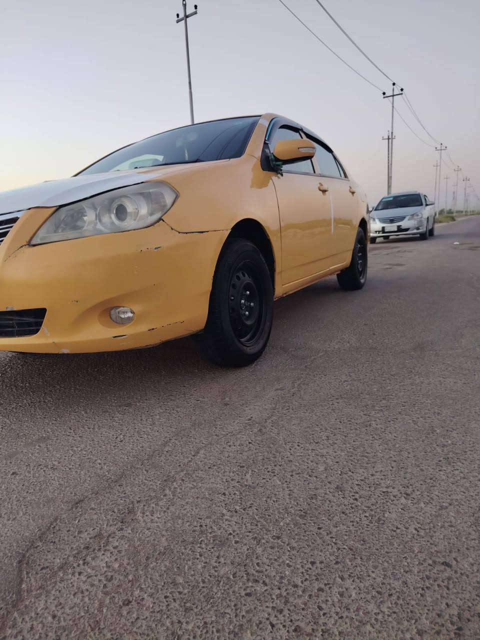 سلام عليكم بيوايدي للبيع سياره كفاله م̷ـــِْن ضربه وصبغ عله وضع الشركه كير مكينه منضومه تبريد قبل 20 يوم شادهن جدد تخم تاير حداديه جديده بسمي اني المالك رقم انكليزي    ***********
